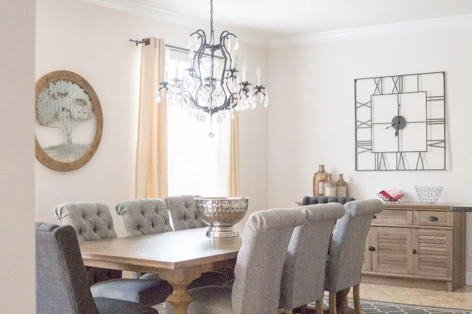 Move-in/out cleaning: Interior Dining