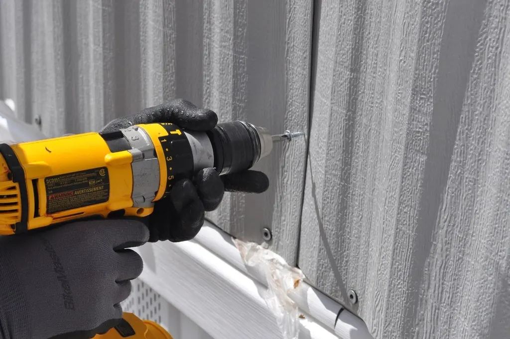 Mounting: Screw panels together