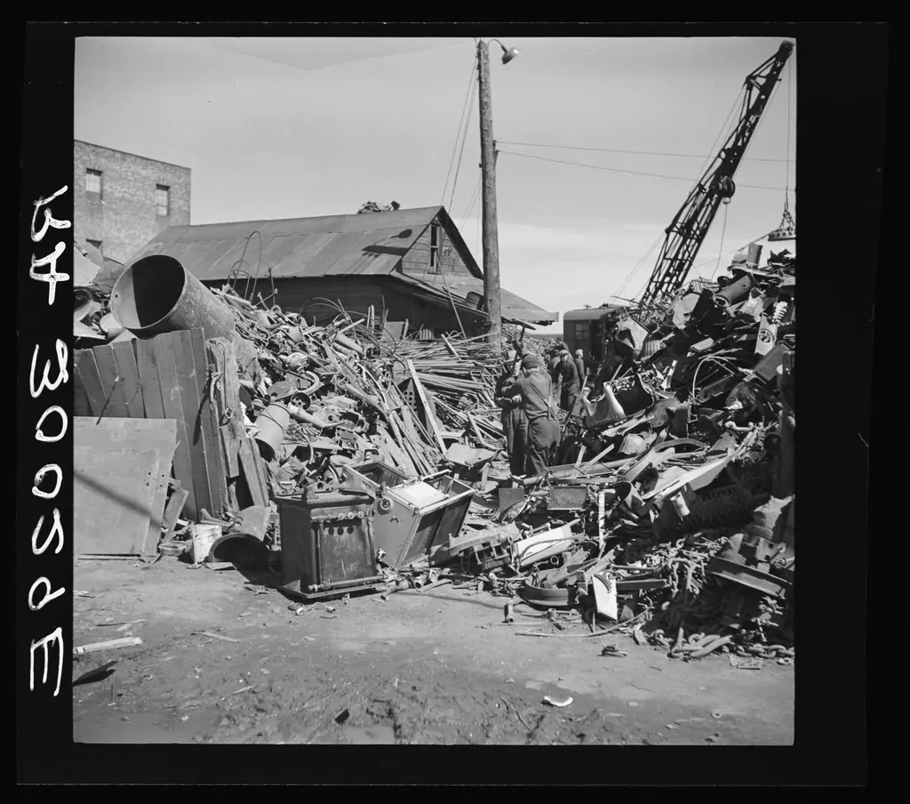 Auto lot cleanouts: Junkyard. Duluth, Minnesota Russell Lee