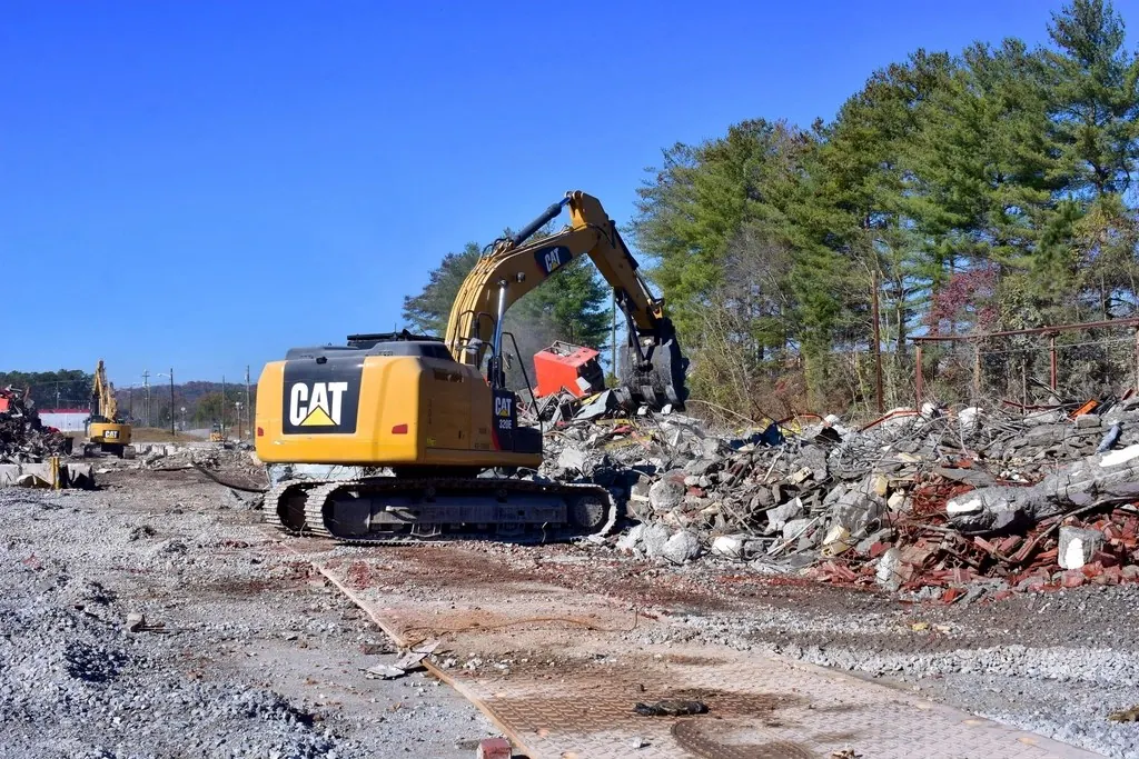 Demolition waste by a Mint Soup provider
