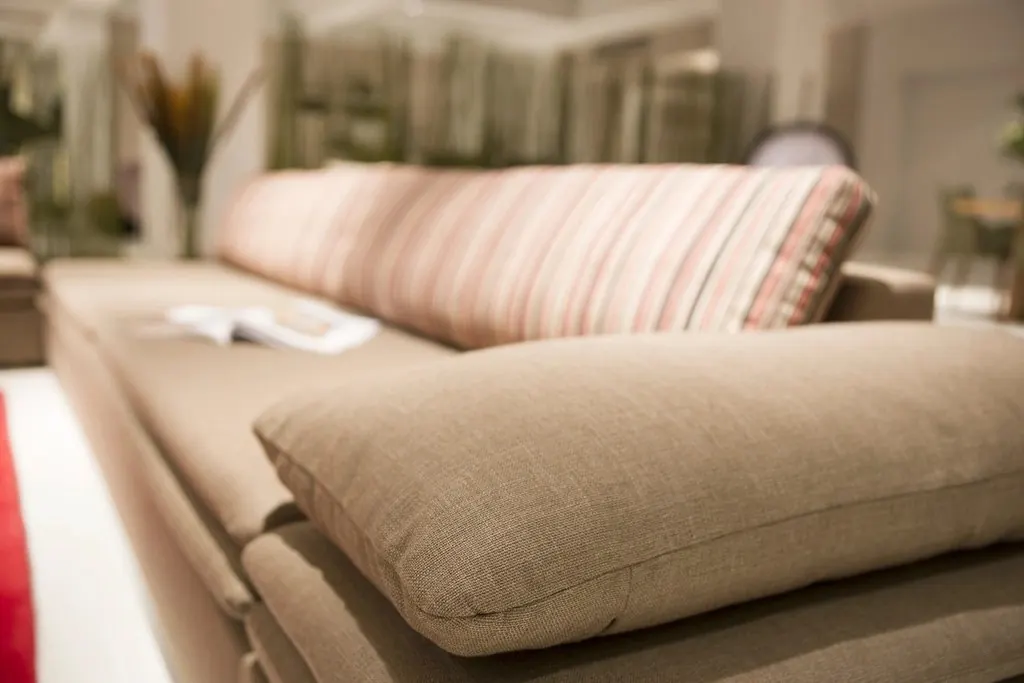 Furniture delivery: Sofa Couch