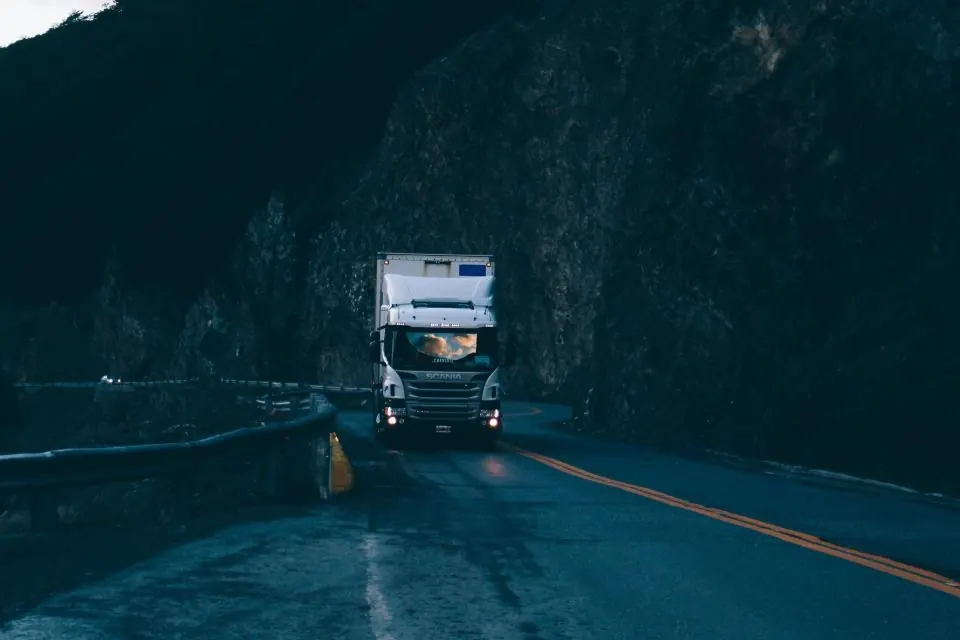 Long distance: Truck Transportation